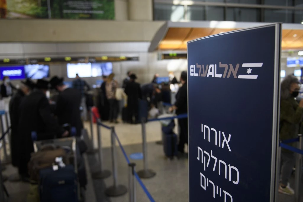 Les autorités israéliennes ont imposé fin décembre un troisième confinement pour tenter de venir à bout de la pandémie. Mardi, les vols internationaux ont été suspendus au moins jusqu'au 31 janvier. (AFP)