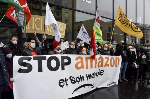 Plusieurs centaines d'opposants à Amazon mobilisés en France