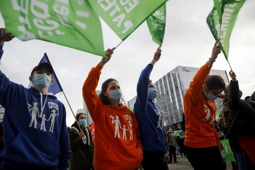 Projet de loi bioéthique: manifestations en France, des incidents à Angers et Rennes