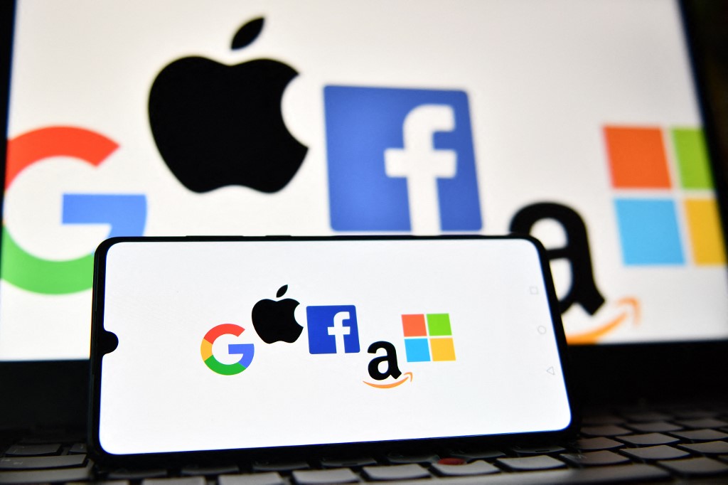 Facebook joue la défense des pubs ciblées et des PME contre Apple