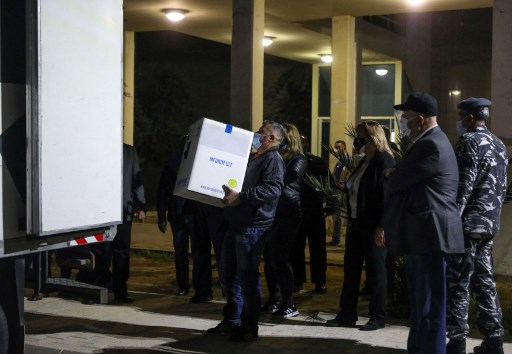 Coup d'envoi des vaccinations anti-covid au Liban en crise