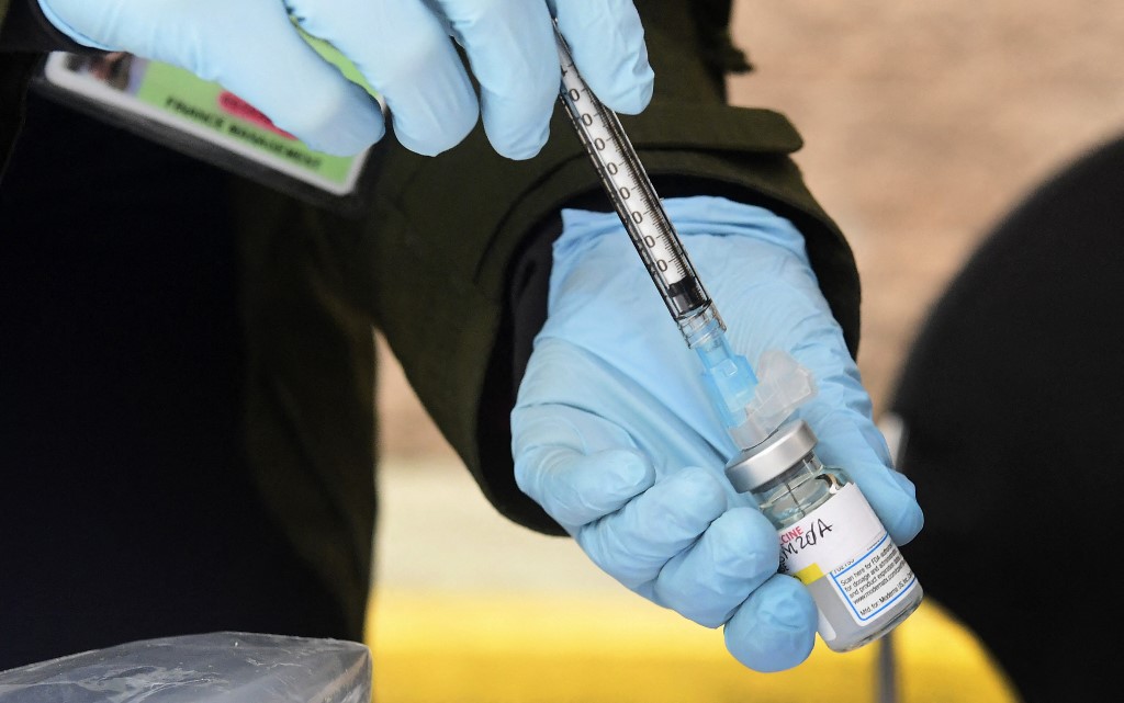 Virus: l'UE achète à Moderna 300 millions de doses, l'ONU réclame un "plan mondial de vaccination"