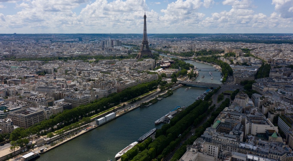 Covid-19: la mairie de Paris va proposer de confiner trois semaines la capitale
