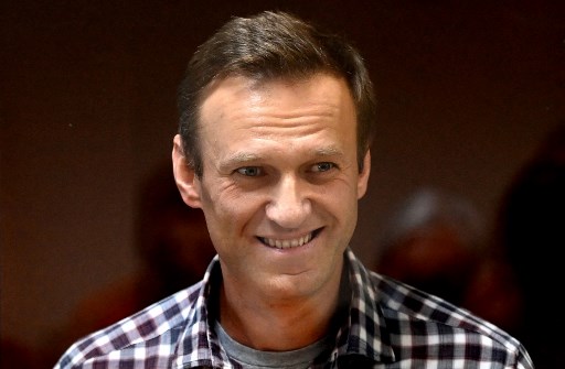 L'opposant russe Navalny condamné dans deux affaires et menacé de camp de travail