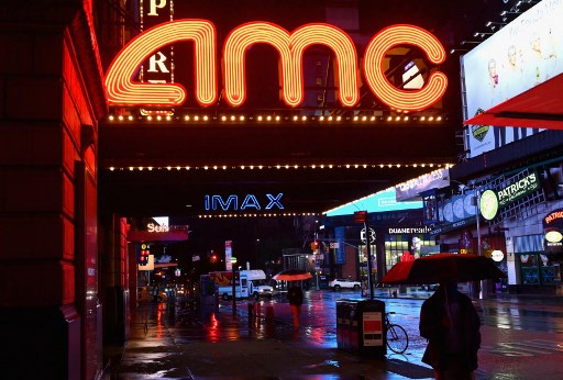 Fermés pendant un an, les cinémas autorisés à rouvrir à New York