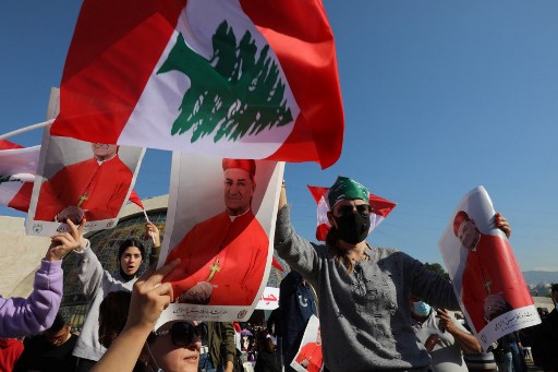 Une foule de Libanais soutient le patriarche maronite critiqué par le Hezbollah