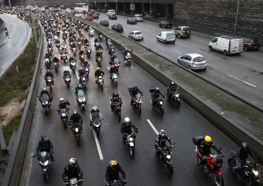 Plusieurs milliers de motards en colère mobilisés en France
