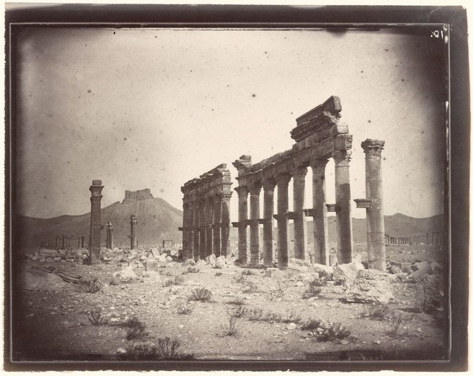 Section ouest de la rue des Colonnades, Louis Vignes, 1864. Tirage albuminé. 8,8 x 11,4 pouces (22,5 x 29 cm). (Getty Research Institute, 2015.R.15)