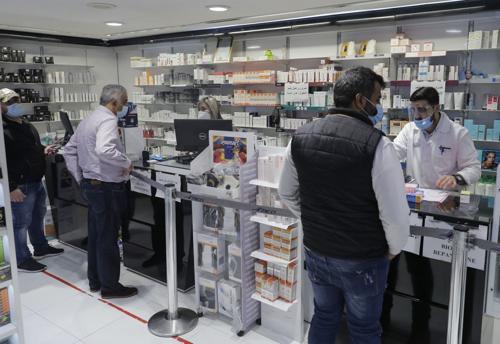 Dans un Liban en crise et débordé par la Covid, la course aux médicaments