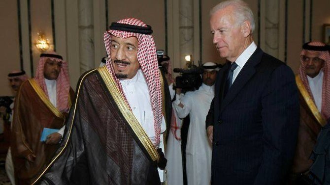 Le roi Salman et le président américain Joe Biden ont récemment discuté du renforcement du partenariat entre leurs pays lors d'un appel téléphonique. (Photo, Reuters / Archives)