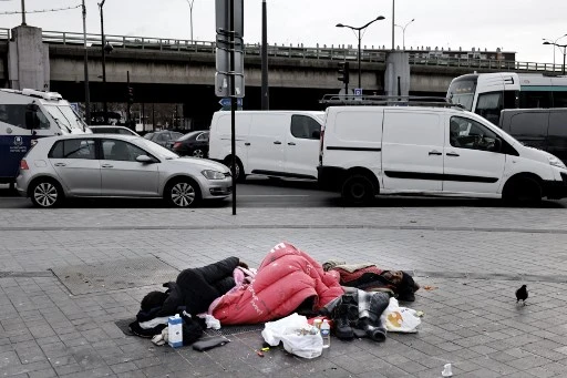 Sit-in devant l'Hôtel-Dieu à Paris : une centaine de sans-abri finalement hébergés