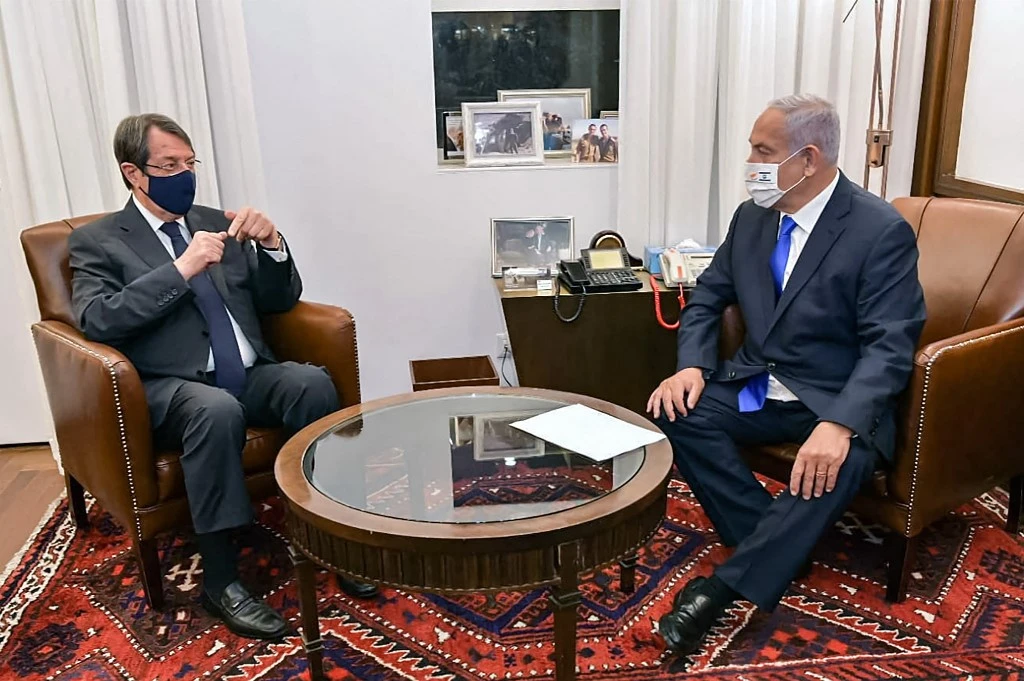 Accord entre Israël et Chypre pour l'ouverture des frontières aux touristes vaccinés
