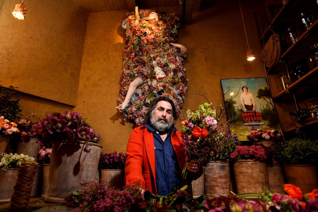 Entre luxe et artisanat, Thierry Boutemy, un amoureux des «fleurs fragiles»