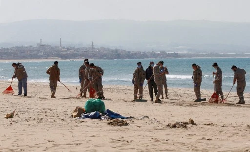 Israël lave de tout soupçon un pétrolier grec après une marée noire