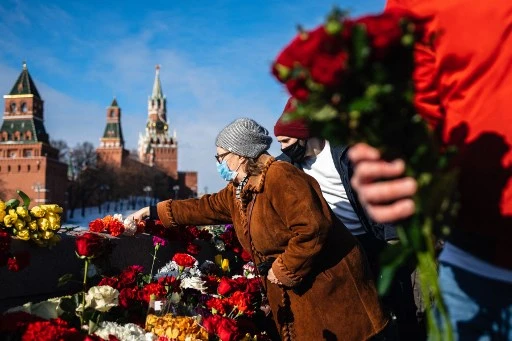 Des milliers de Russes rendent hommage à l'opposant assassiné Boris Nemtsov