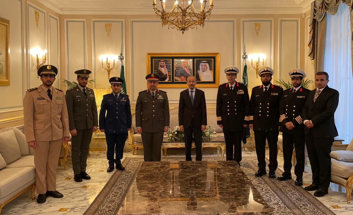 L'Ambassadeur Alruwaily visite le siège de l'attaché militaire saoudien en France
