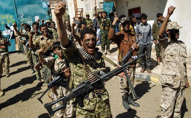 De nouvelles recrues houthies lors d'un rassemblement tenu en janvier dans la capitale Sanaa afin de mobiliser davantage de combattants pour combattre les forces progouvernementales dans un nombre de villes yéménites. (Photo, AFP)