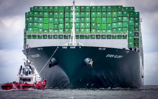 Le blocage du canal de Suez pourrait durer des semaines