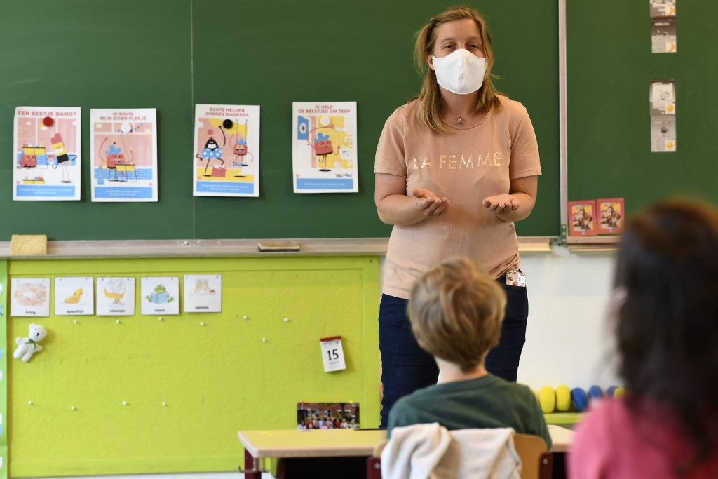 Covid-19: la Belgique durcit ses restrictions dans les commerces et les écoles