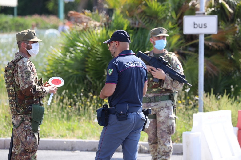 Coups de feu dénoncés par des migrants: démenti des autorités françaises