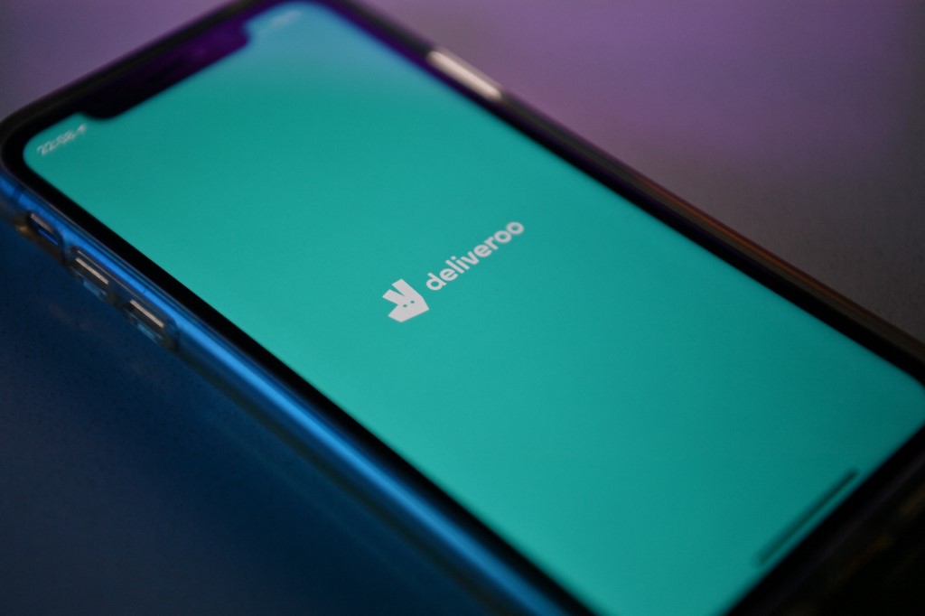 Deliveroo promet une rétribution exceptionnelle à ses livreurs pour son entrée en Bourse