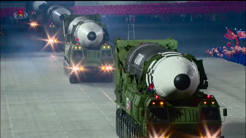 Pyongyang défie Biden avec de nouveaux tests de missiles, Washington minimise