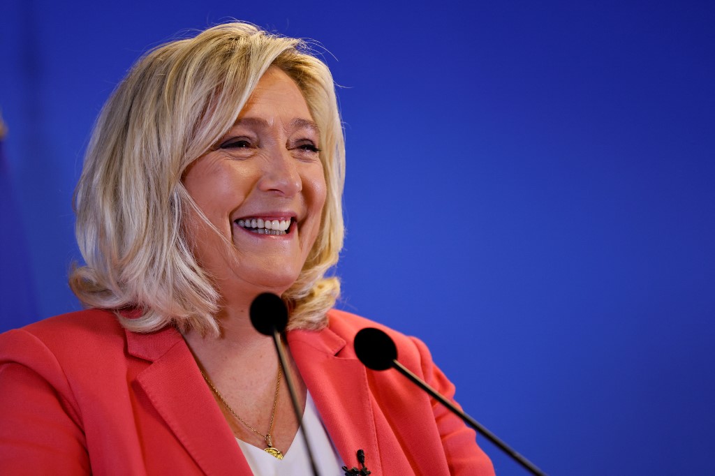 Sarkozy condamné: Le Pen refuse que la justice «fasse la primaire» de la présidentielle