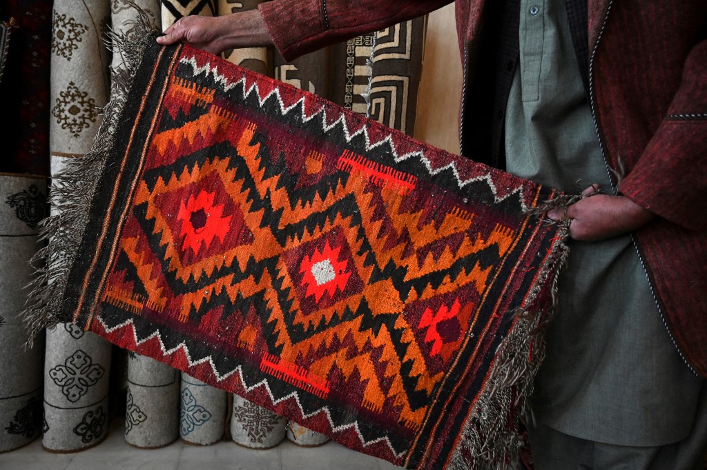 Une vie d'aventure sur la piste des derniers tapis anciens d'Afghanistan