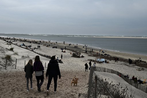 Confinés, les Français réservent leurs vacances de printemps