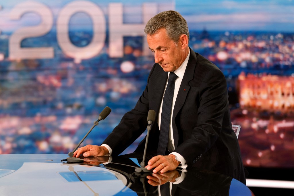 Les politiques traités «moins sévèrement» que les simples citoyens pour 62% des Français