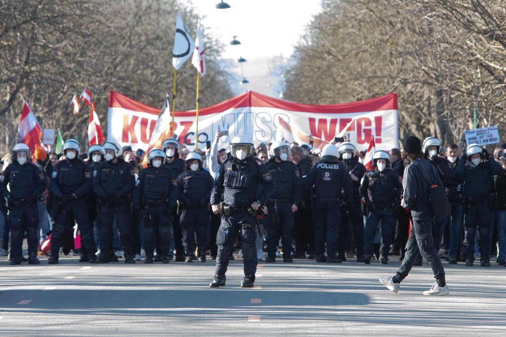 Autriche: des milliers de manifestants à Vienne contre les restrictions