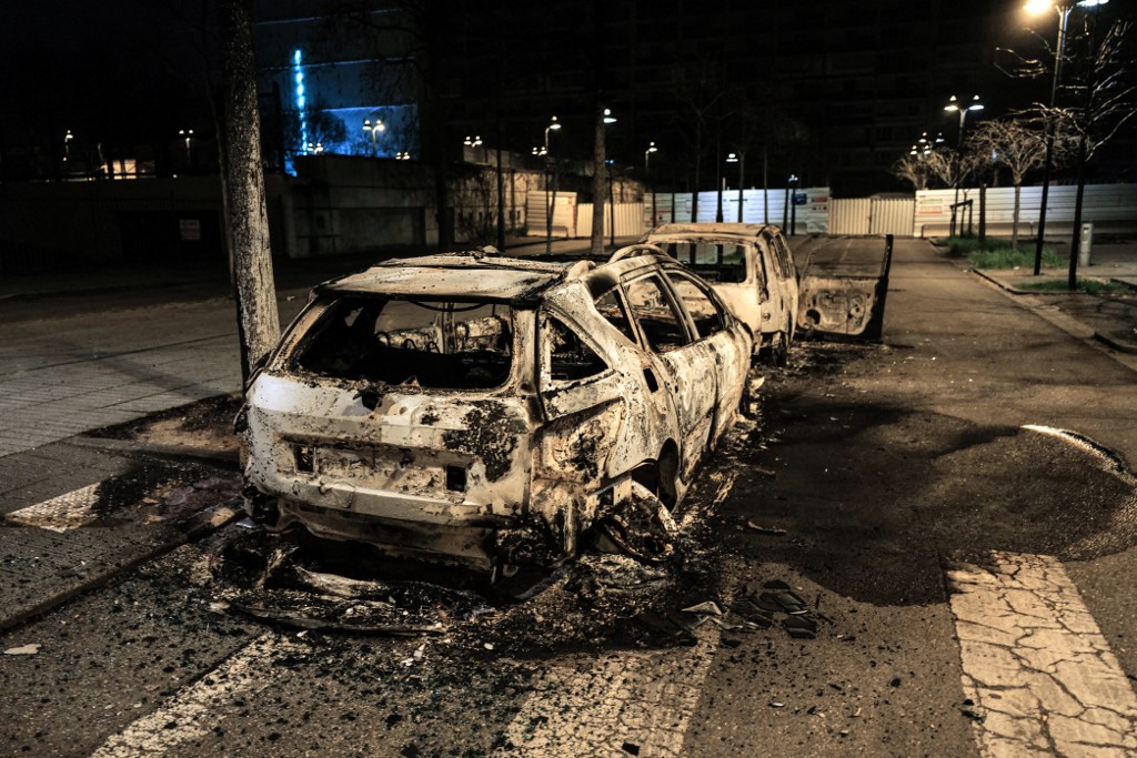 Nouveaux troubles urbains près de Lyon: cinq interpellations