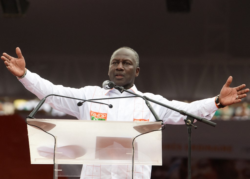 Côte d'Ivoire: pouvoir et opposition revendiquent la victoire aux législatives