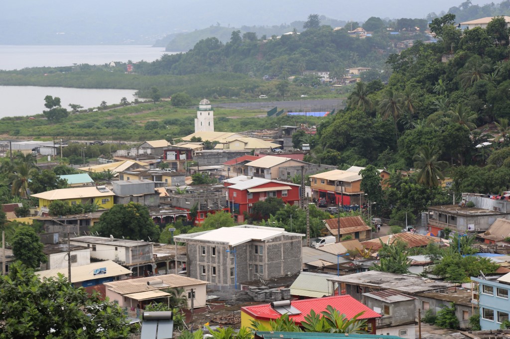 Département français depuis 10 ans, Mayotte toujours à la traine