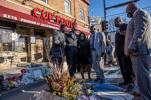 Le square George Floyd, une agora rattrapée par la violence