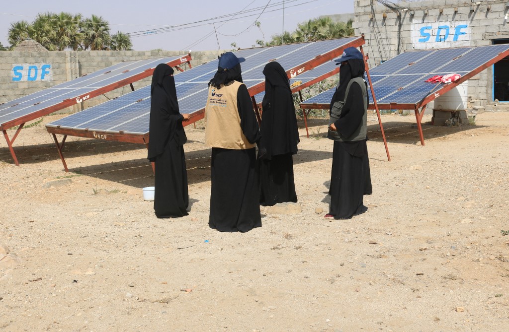 Au Yémen, des femmes apportent l'énergie solaire dans leurs villages