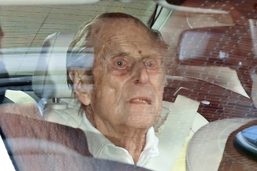 Le prince Philip retrouve Elizabeth II après un mois à l'hôpital