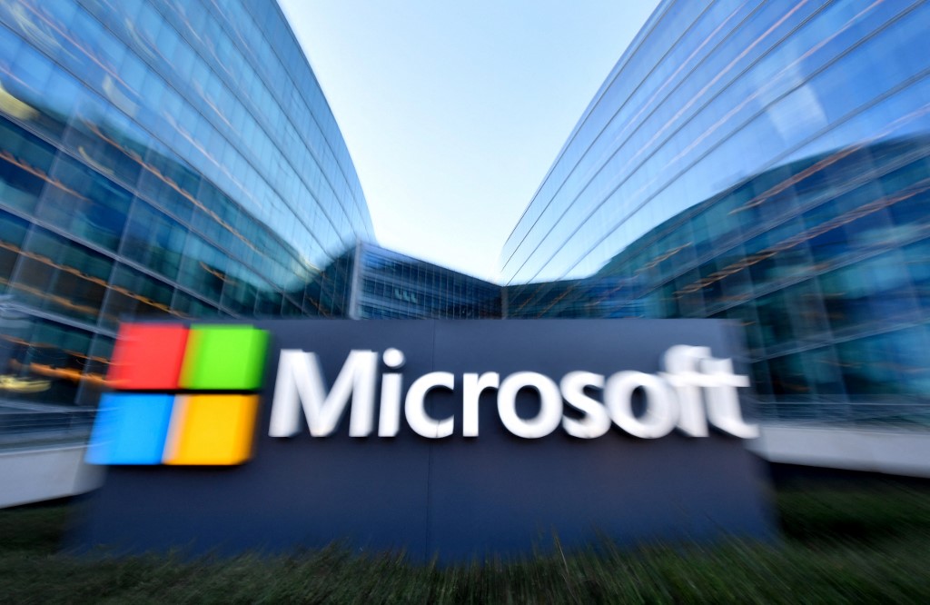 Microsoft accélère la réouverture des bureaux et promeut le travail «hybride»