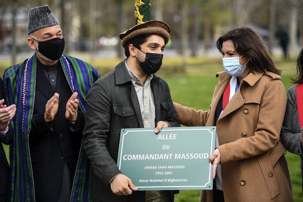 Hommage au commandant Massoud sur les Champs-Elysées