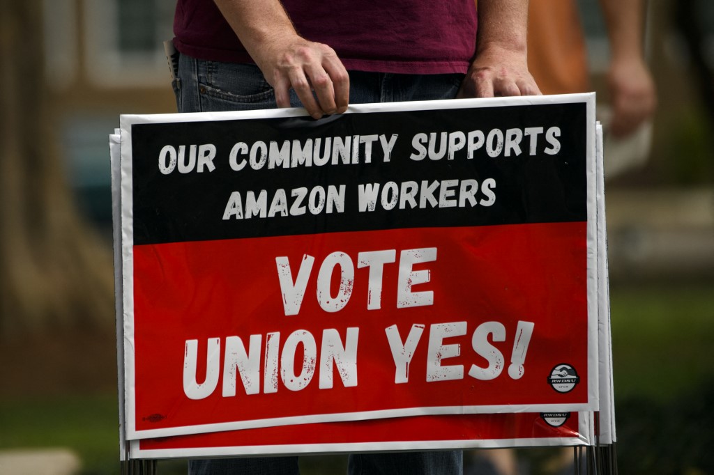 Amazon: un mouvement syndical dénonce les tactiques d'intimidation