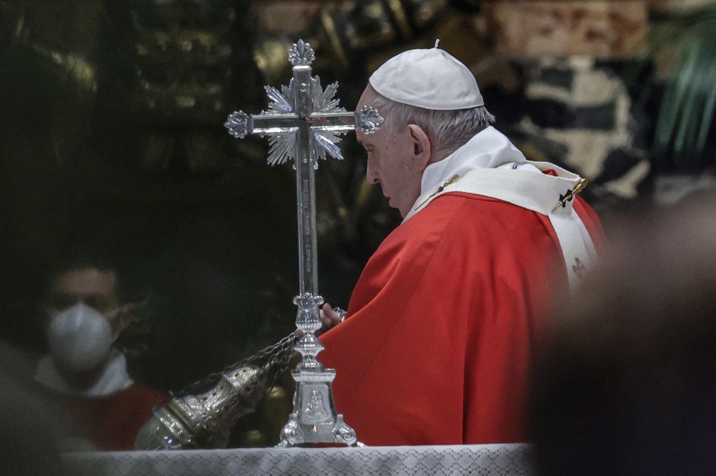 Vatican: le pape célèbre la messe des Rameaux en présence de quelques fidèles