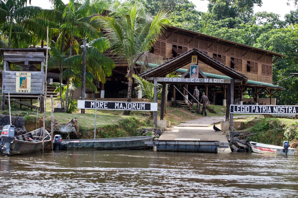 L'administration se délocalise en pirogue dans des villages amérindiens isolés