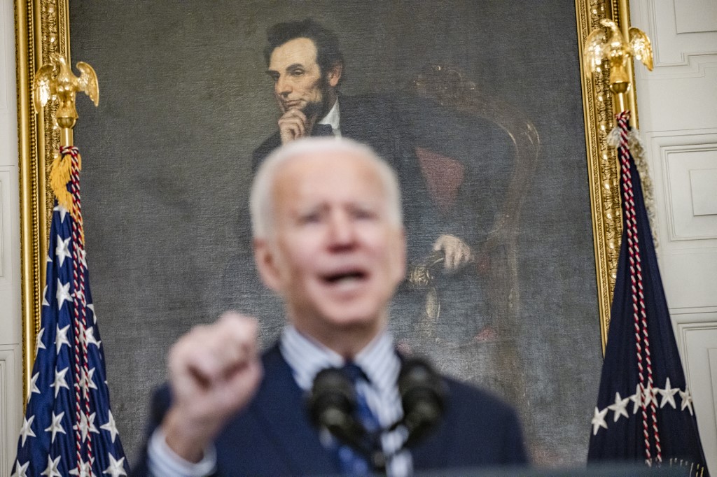 Le plan de relance de Biden franchit l'étape décisive du Sénat