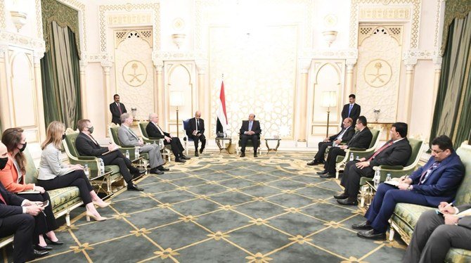 Le président du Yémen rencontre les émissaires de l'ONU et des États-Unis
