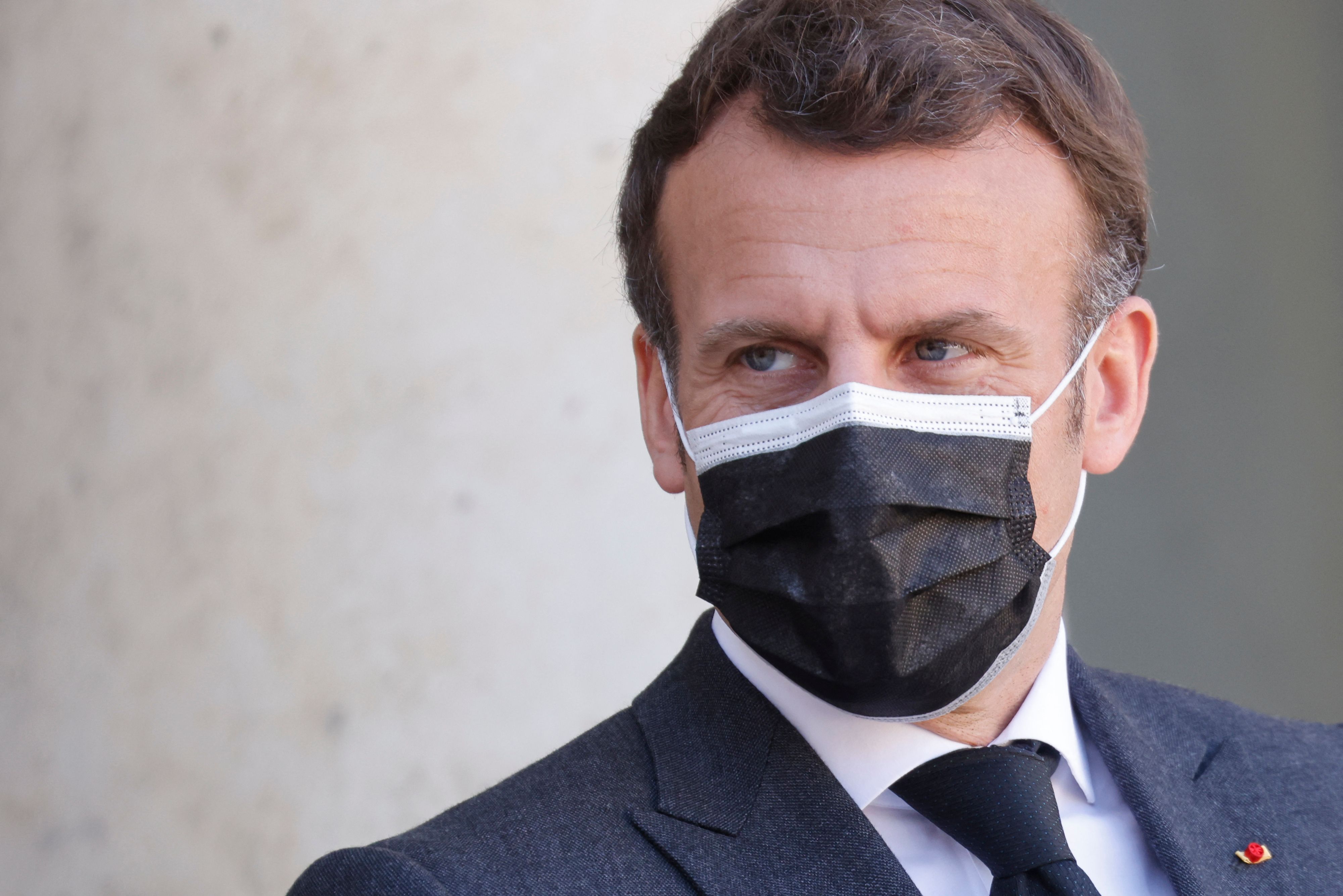 Covid: face à la troisième vague qui monte, Macron va parler