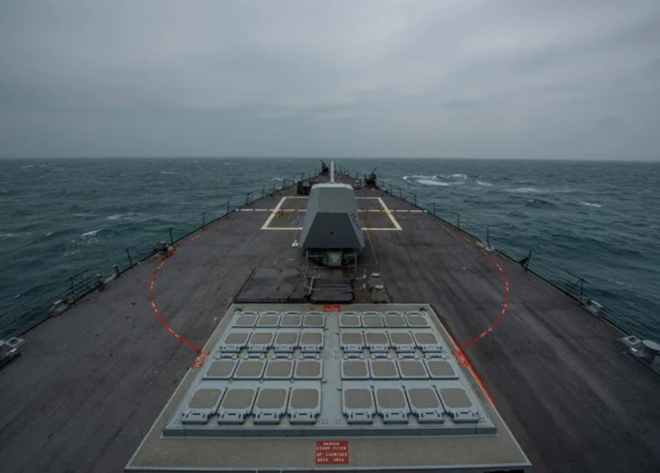L'USS John Finn (DDG 113) traverse le détroit de Taïwan. Les États-Unis, la France et l'Allemagne ont augmenté leurs livraisons entre 2016 et 2020 (Reuters)