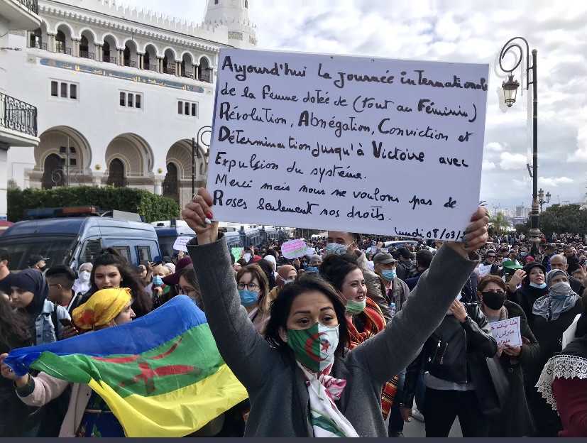 Algérie: les femmes dans la rue pour leurs droits et contre le pouvoir