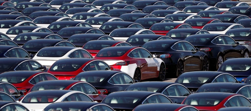 Les données des voitures Tesla resteront confidentielles, assure Elon Musk à Pékin