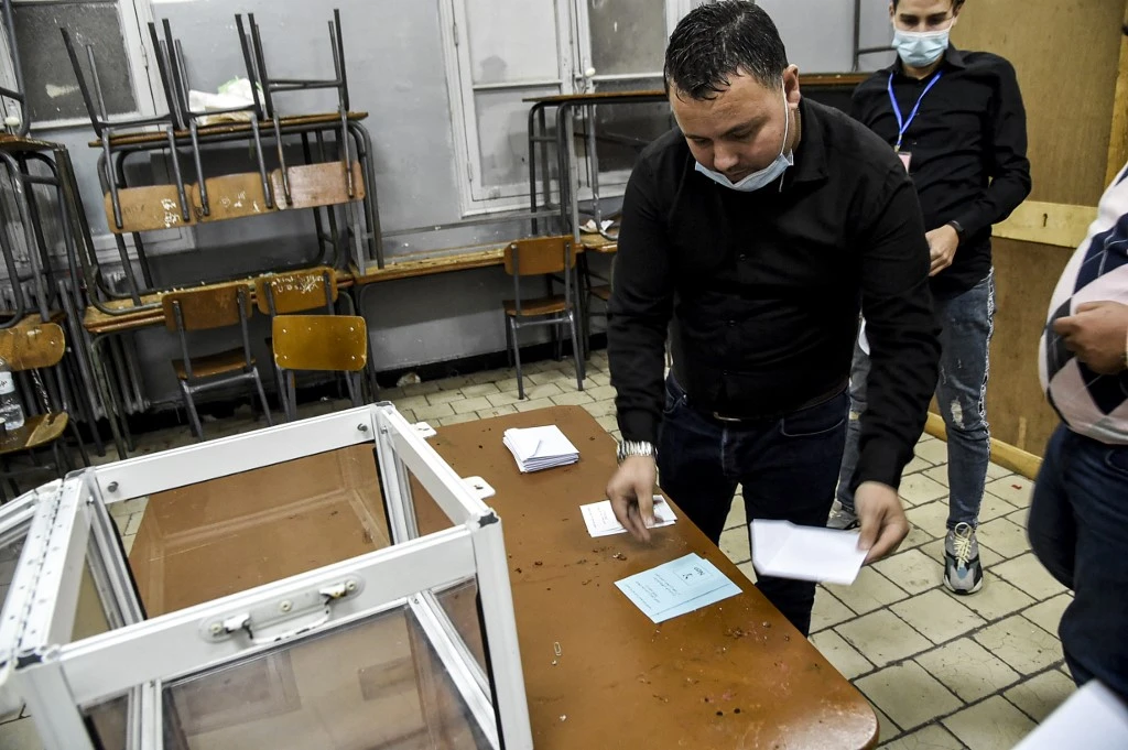 Algérie: Jumelage des élections législatives et locales pour booster le taux de participation