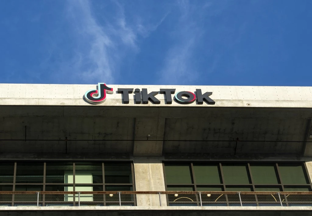 Après un faux meurtre sur TikTok, deux adolescentes devant le juge